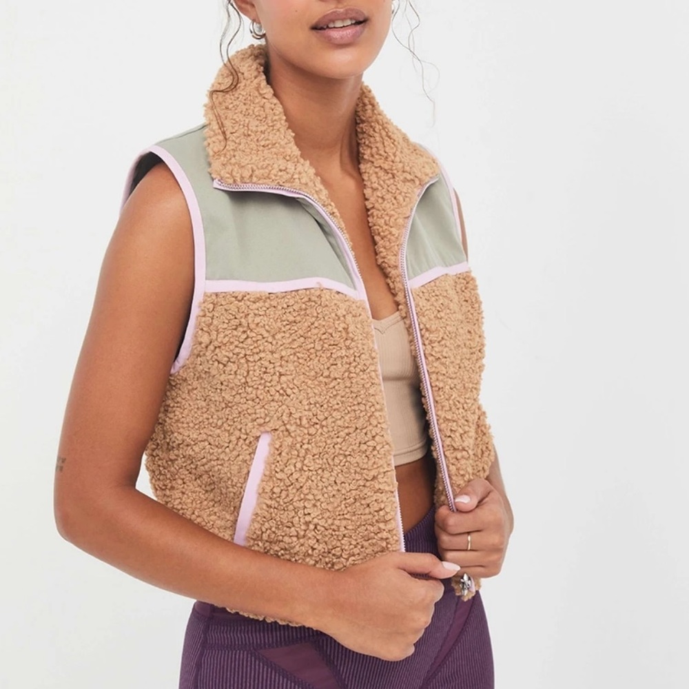 FOR LOVE & LEMONS | Sherpa Vest
